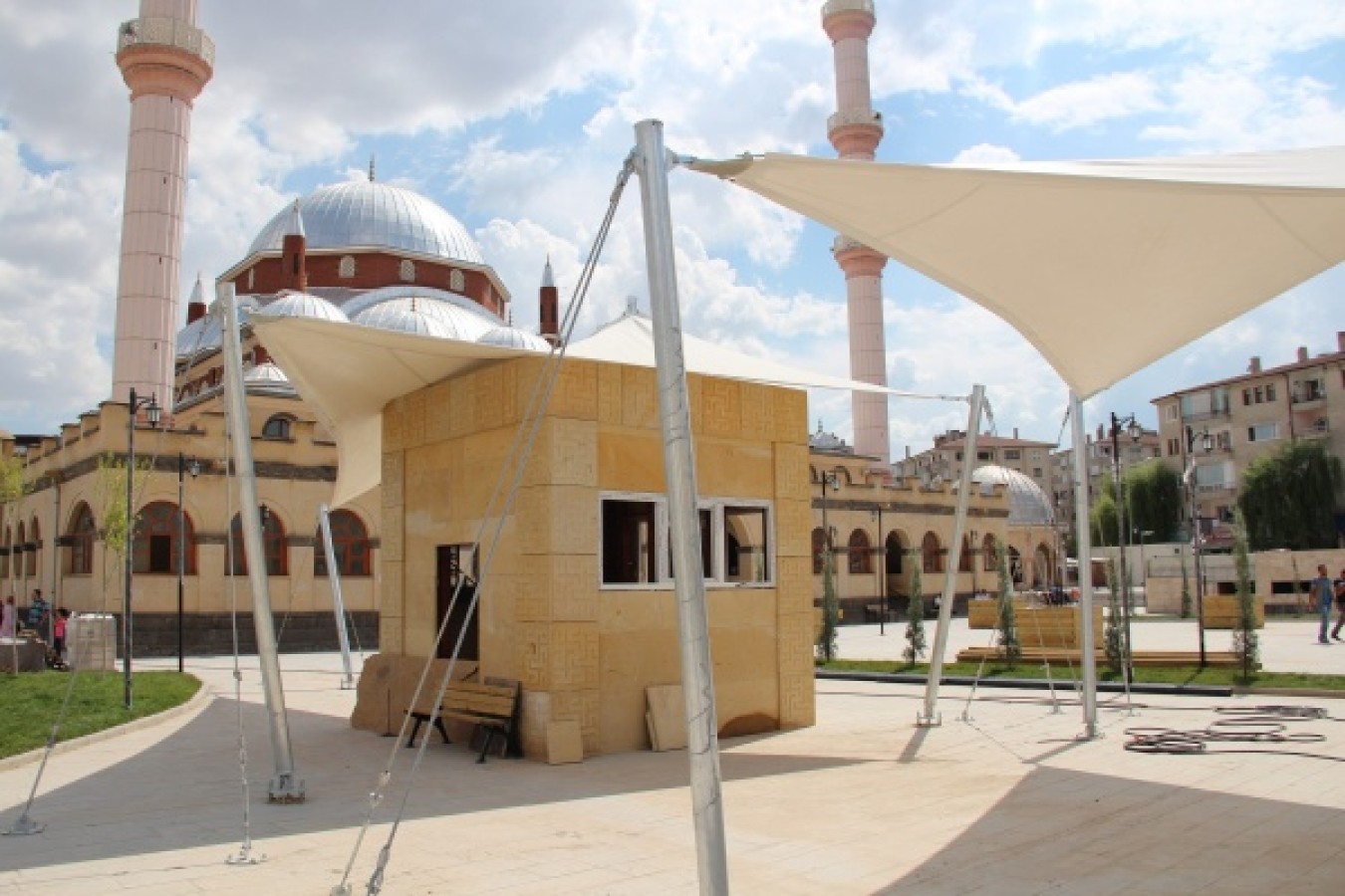 Ahmet Yesevi Camii Meydan ve Çevre Düzenlemesi