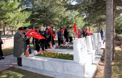 Dünün Gençlerinden Şehitlere Vefa