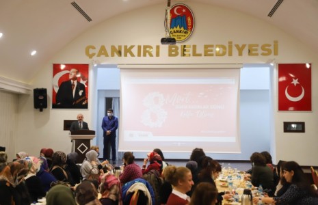 Çankırı Belediyesinden Kadın Personellerine Özel Kahvaltı