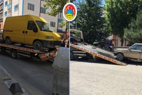 Zabıta Ekipleri Şehir Merkezindeki Hurda Araçları Topladı