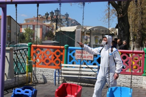 Çankırı’daki Parklara Dezenfektanlı Bakım