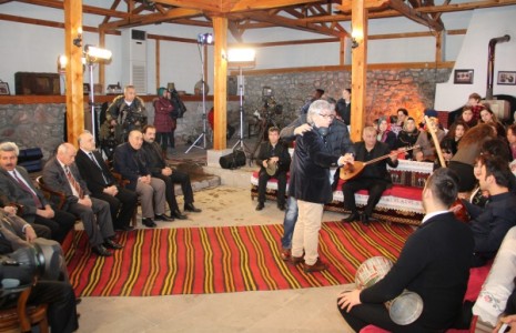 TRT Müzik “Türküler” Programı Çekimleri Tarihi Çamaşırhane’de Yapıldı