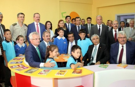 Başkan Dinç, Yeni Eğitim ve Öğretim Yılını Z Kütüphane ile Açtı