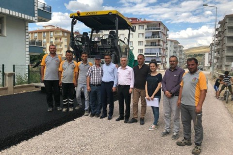 Başkan Boz, Asfalt Çalışmalarını Yerinde İnceledi