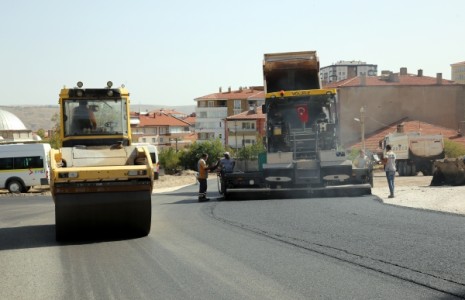 Bozulan Yollar Yenileniyor