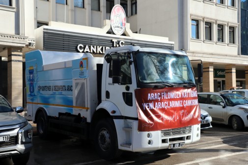 Çankırı Belediyesi Konteyner Yıkama ve Dezenfekte Aracı Aldı 