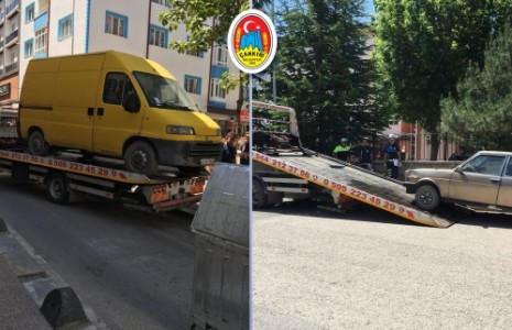 Zabıta Ekipleri Şehir Merkezindeki Hurda Araçları Topladı