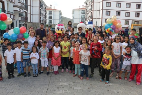 Küçükler Eğlendi, Büyükler Hasbihal Etti