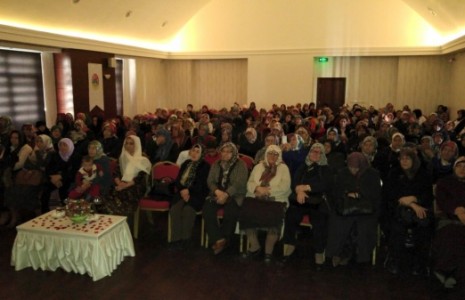 Mevlit Kandilini Dualarla Karşıladılar