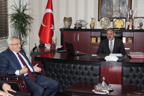 Vali Özcan'dan Başkan Dinç'e Ziyaret
