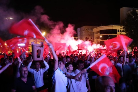 Türkiye’nin Çeyrek Final Biletine Kent Meydanında Kutlama