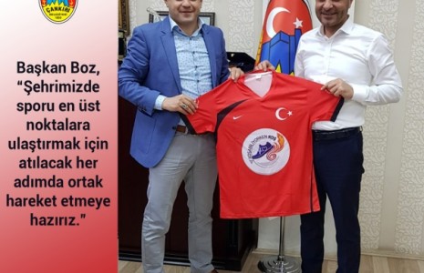 Gençlik Spordan Başkan Boz’a İsimli Forma