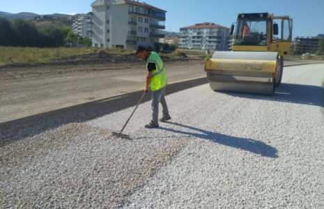 Çankırı Belediyesi Yol Ağını Büyütüyor