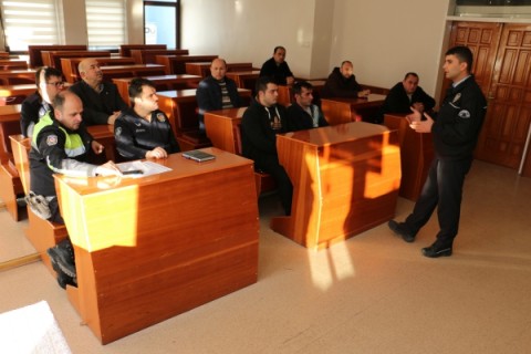 Belediye Zabıta Ekipleri ve Özel Halk Otobüsü Şoförleri Bilgilendirildi