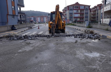 Yağmur Suyu Izgaraları Yenileniyor