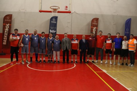 Başkan Esen Basketbol Müsabakalarının Açılışını Yaptı