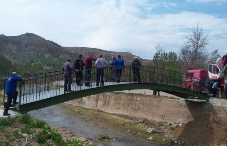 Belediyeden Aşiyan Bölgesine Asma Çelik Köprü