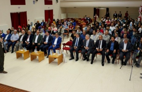 "Darbeler ve Yükselen Türkiye" Konulu Konferans Düzenlendi
