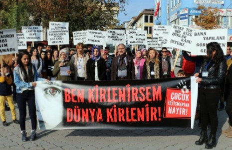 Çocuk İstismarı Çankırı’da Protesto Edildi