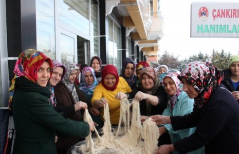 Çankırı’nın Meşhur Çekme Helva Kültürü Yaşatılıyor