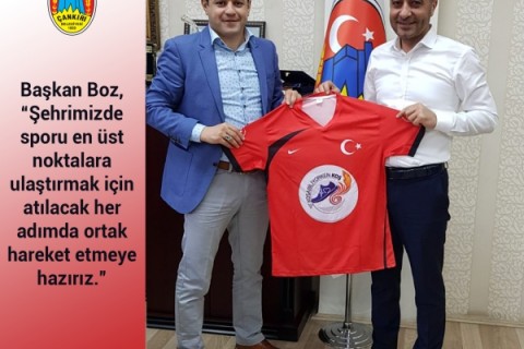 Gençlik Spordan Başkan Boz’a İsimli Forma