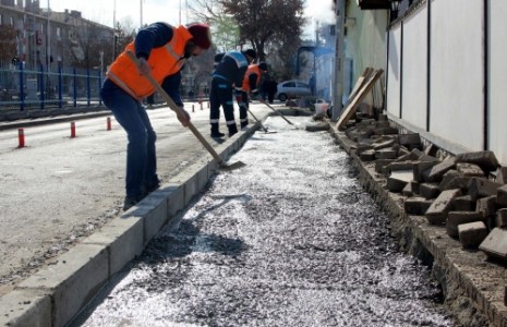 İsfendiyar Sokak’ta Yol Düzenleme Çalışmaları Başladı