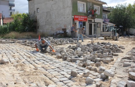 Sokak Sağlıklaştırma Çalışmaları Büyük Köprü Sokak’ta Devam Ediyor