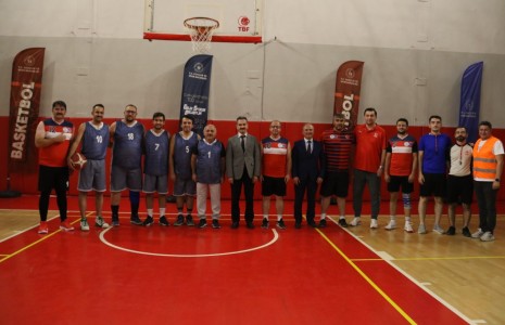 Başkan Esen Basketbol Müsabakalarının Açılışını Yaptı