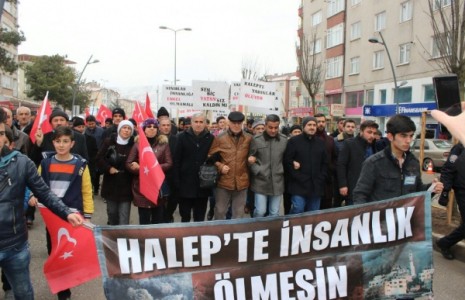 Çankırı'da "Halep'te İnsanlık Ölmesin" Yürüyüşü Düzenlendi