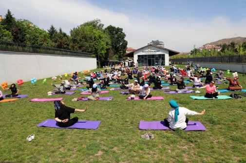 Çankırı’da Kadınlar Güne Açık Hava Yoga Etkinliği ile Başladı