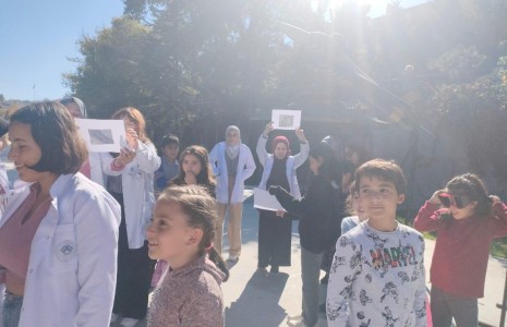 Çankırı’da Çocuklar İğne Deliği Projektörü ile Güneş Tutulmasını İzledi