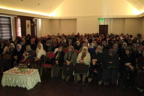 Mevlit Kandilini Dualarla Karşıladılar