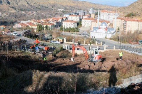 Necmettin Erbakan Parkı’nda Peyzaj Düzenlemeleri Başladı