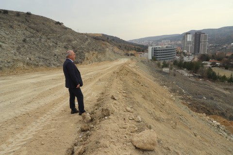  Belediye Yol Yapıyor, Üniversite Şehir ile Bütünleşiyor