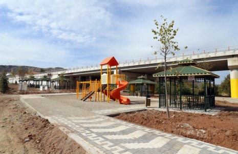 Aşiyan Köprülü Kavşak, Park Üzerinde Yükseliyor