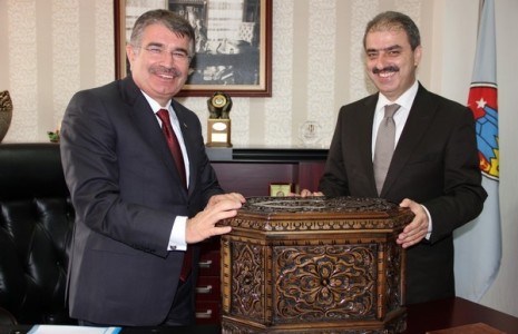 İçişleri Bakanı İdris Naim Şahin Belediye Başkanımız İrfan Dinç'i Makamında Ziyaret Etti
