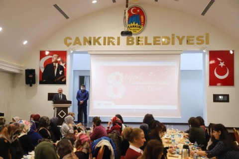 Çankırı Belediyesinden Kadın Personellerine Özel Kahvaltı