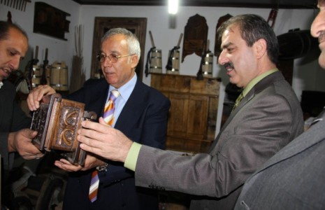 Yavuz Donat'tan Belediye Başkanı Dinç'e Övgü