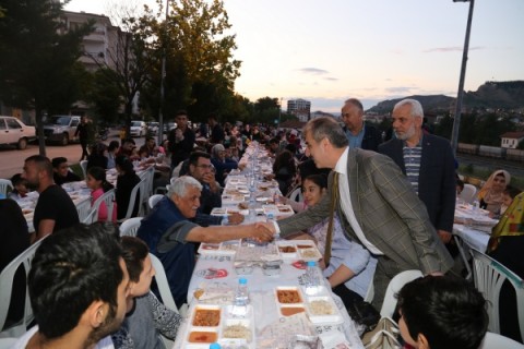 Belediye Ramazanı Mahalle İftarı ile Uğurladı