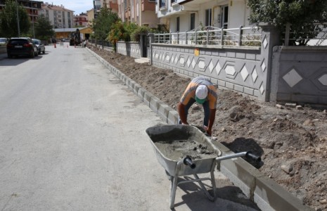 Çankırı Belediyesi Yolları İyileştiriyor