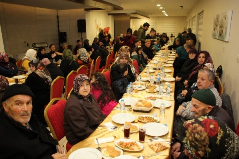 Çankırı Belediyesi Yaşlıları Yemekte Buluşturdu