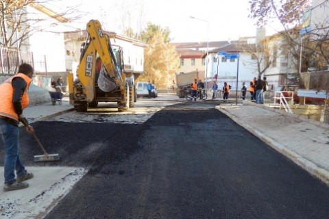 Bozulan Yollara Sıcak Asfalt