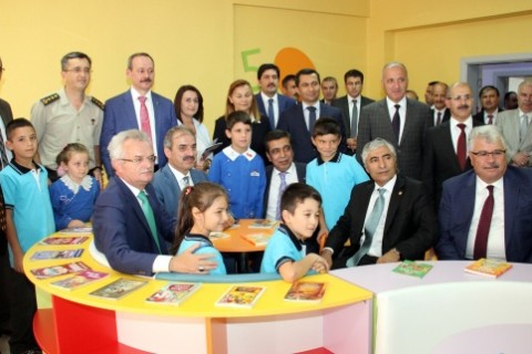 Başkan Dinç, Yeni Eğitim ve Öğretim Yılını Z Kütüphane ile Açtı