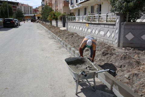 Çankırı Belediyesi Yolları İyileştiriyor