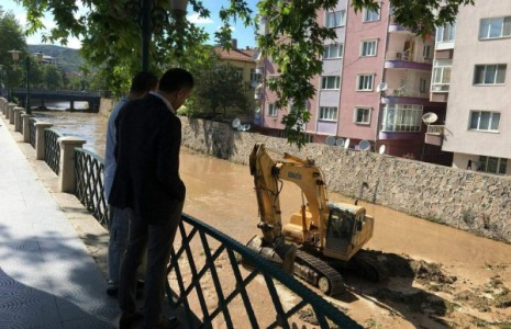 Ekipler Tatlıçay’a El Attı