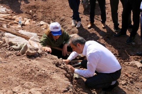 Başkan Dinç Kazı Çalışmalarına Katıldı