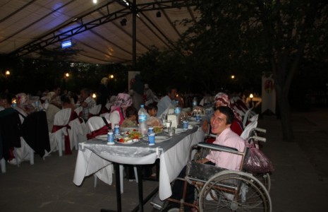 İftar Sofrası Bu Kez Engelli Vatandaşlar İçin Kuruldu