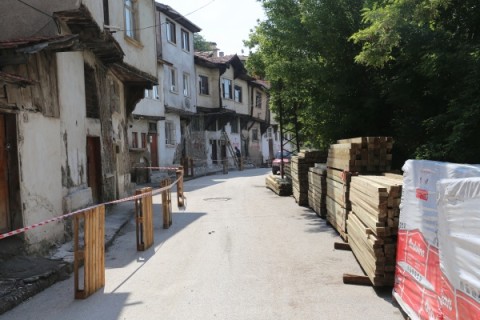 Uzunyol Sokak Sağlıklaştırma Projesi 1. Etap Çalışmaları Başladı