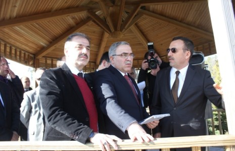 TOKİ Başkanı M.Ergün Turan Belediyenin Kentsel Dönüşüm Projelerini İnceledi