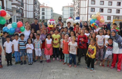 Küçükler Eğlendi, Büyükler Hasbihal Etti